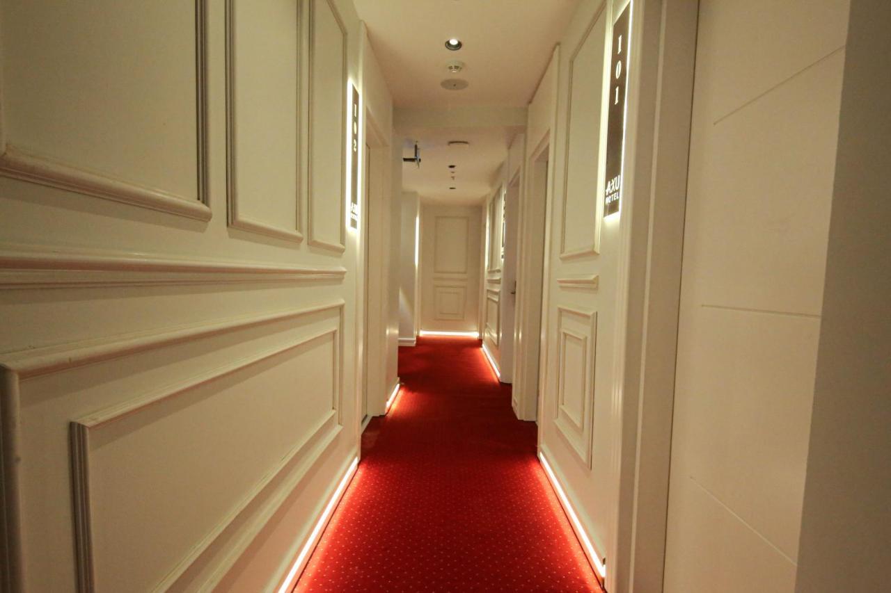 Axu Airport Hotel Arnavutkoy Exteriér fotografie A corridor at the hotel