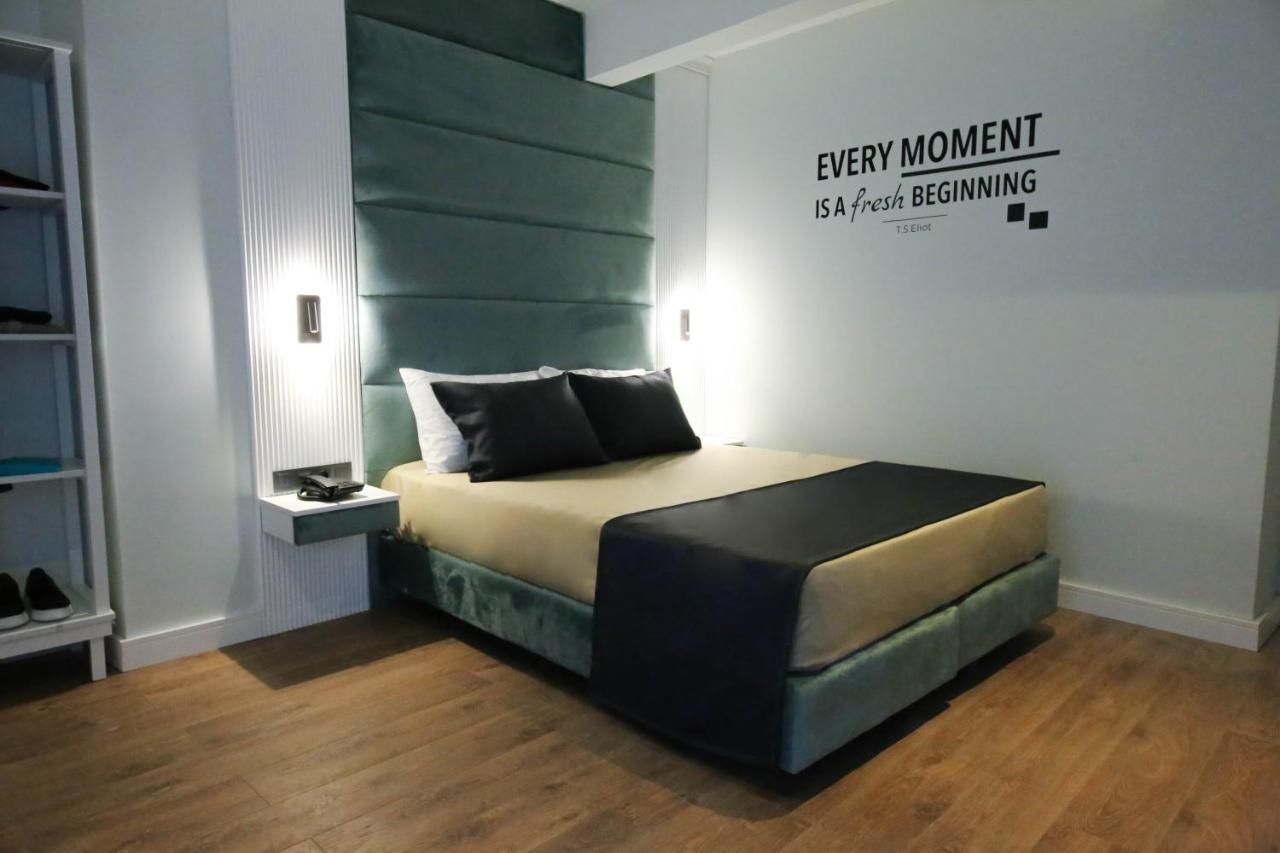 Axu Airport Hotel Arnavutkoy Exteriér fotografie A bedroom at the hotel