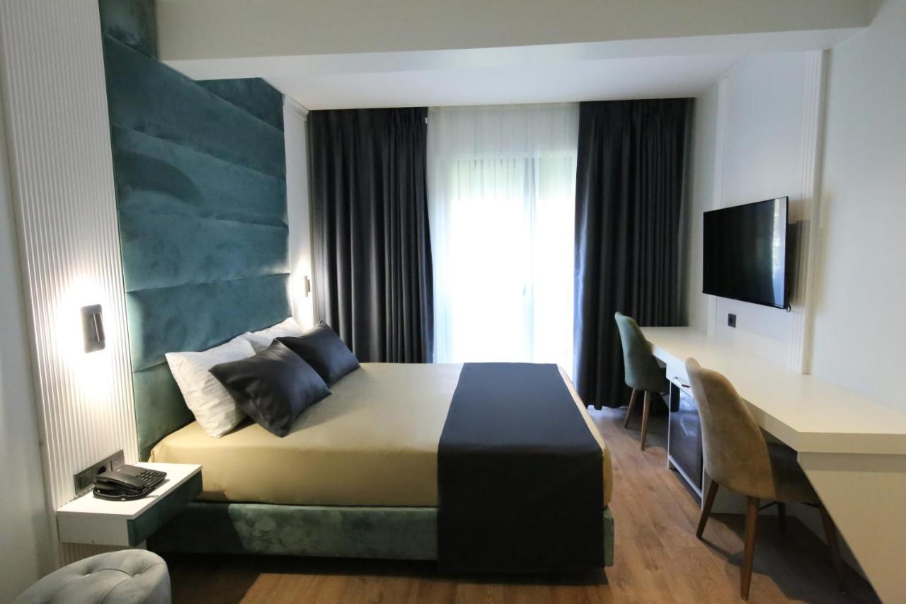 Axu Airport Hotel Arnavutkoy Exteriér fotografie A room at the hotel