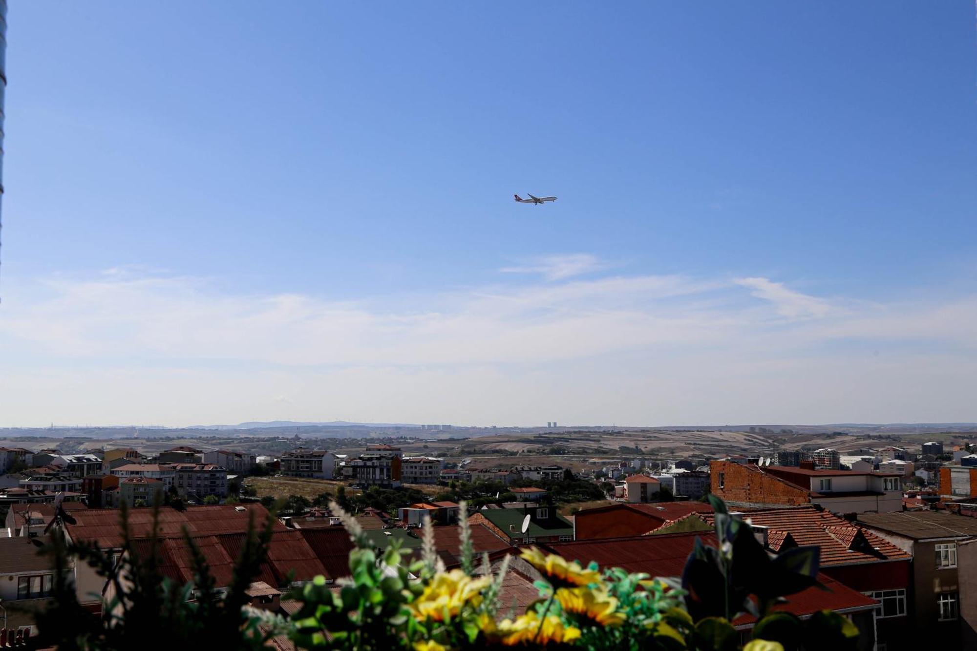 Axu Airport Hotel Arnavutkoy Exteriér fotografie View of the city